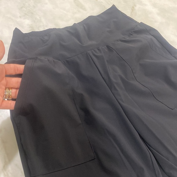 Joggers with pockets - Picture 3 of 3